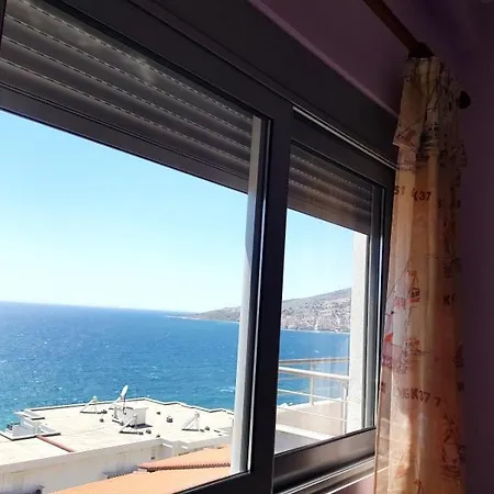 Sea View Vacation Apartment *